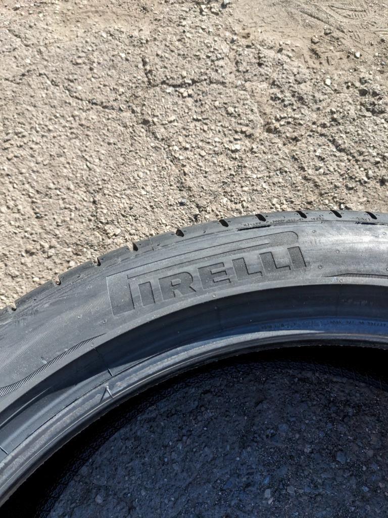 4 PIRELLI P ZERO PZ4 LUXURY  (*) BMW RSC P 245 40 20 99Y XL TIRES 2979800 CQ3