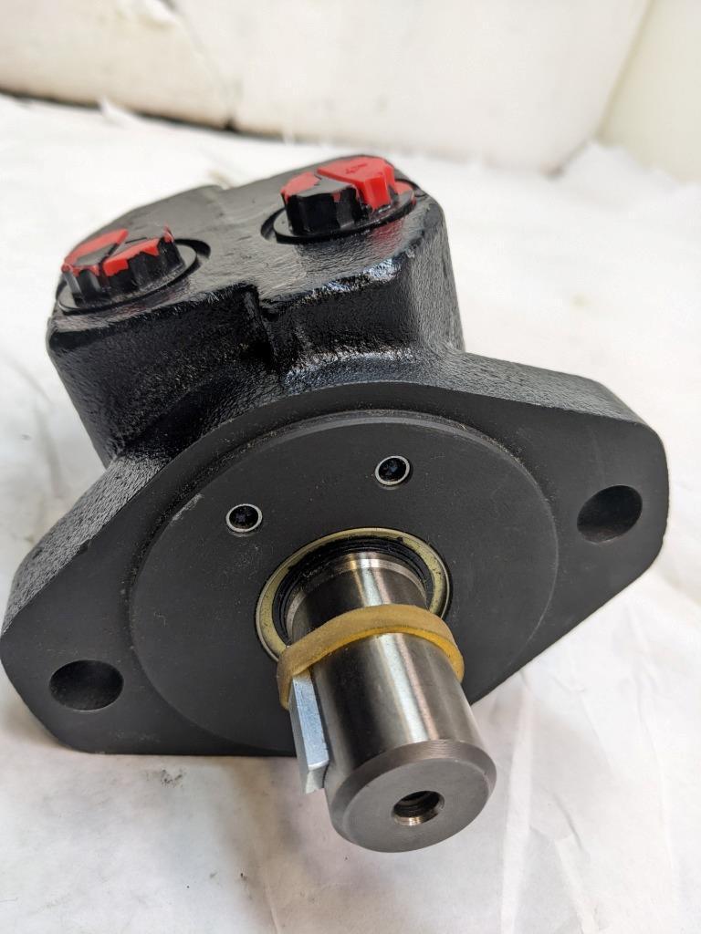 DANFOSS 2" CUT 7-BOLT ON HYDRAULIC MOTOR Z231602742AP NEW R11