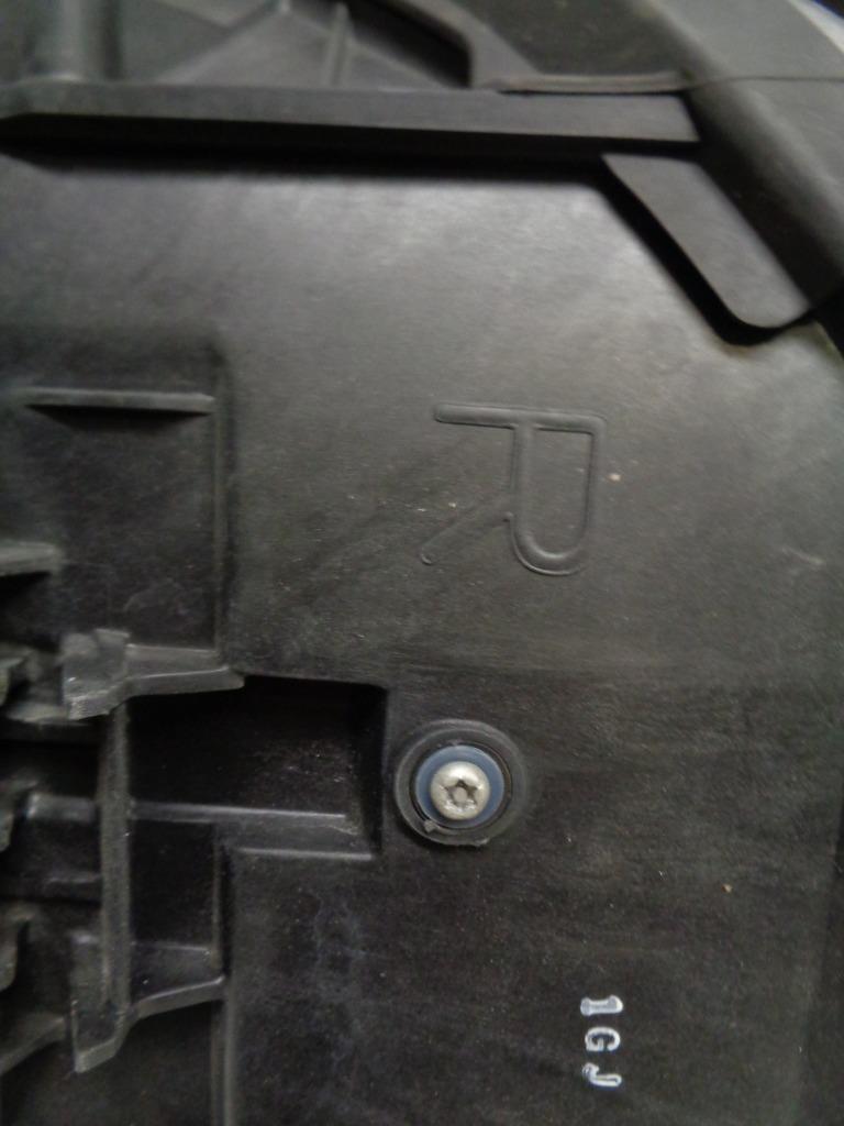 USED GENUINE 987 PORSCHE XENON RIGHT HEADLIGHT 987 631 158 23 SR