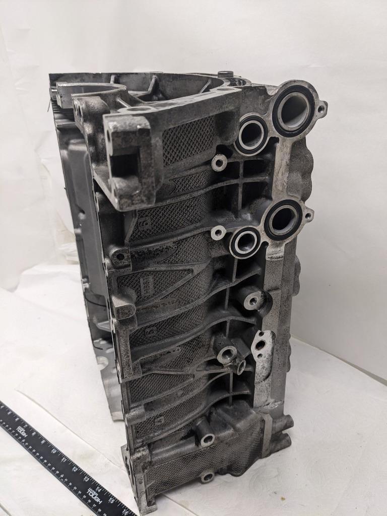 PORSCHE RIGHT/LEFT BARE ENGINE CASE FOR 97-04 BOXSTER 2.7L USED 996BGL2