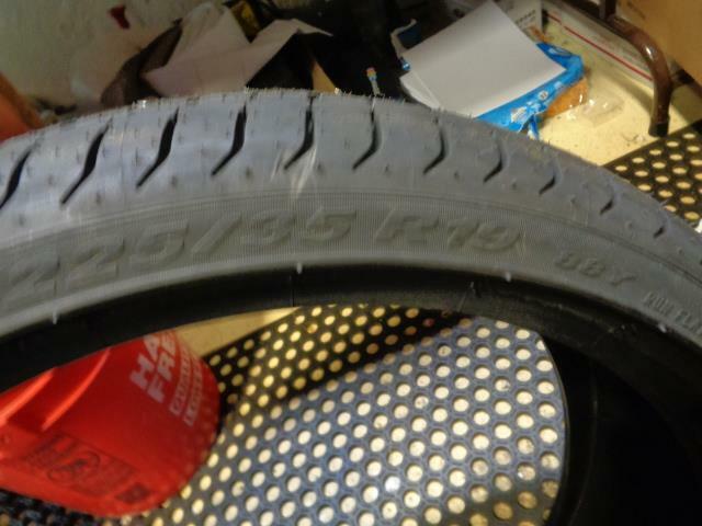 1 NEW PIRELLI P ZERO (*) BMW RSC RUNFLAT P 225 35 19 88Y XL TIRE 2022700