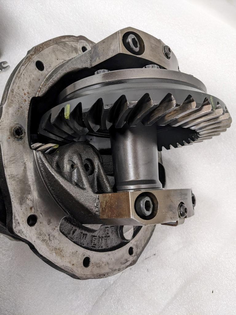 MARK WILLIAMS 57605-B THIRD MEMBER FORD 5.14 10"  35 SPLINE 931 USED B1B2