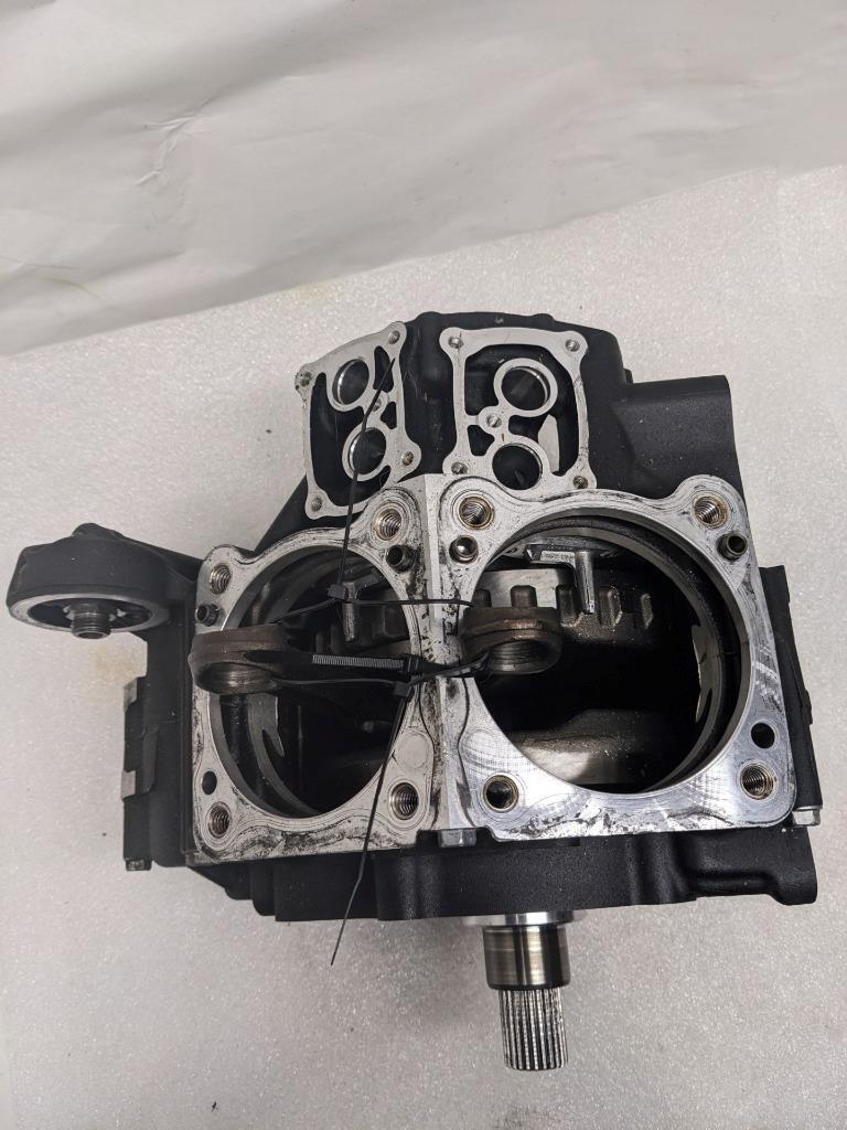 HARLEY DAVIDSON MILWAUKEE 8 TOURING CRANKCASE FOR 17-23 ELECTRA GLIDE USED I2