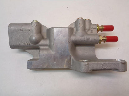 CUMMINS FLEETGUARD DUAL HYDRAULIC OIL FILTER HOUSING 3976383 R11