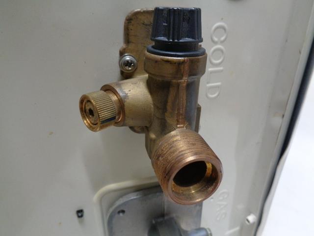 NORITZ NATURAL GAS 250,000 BTU TANKLESS WATER HEATER N-0931M BSR3.2