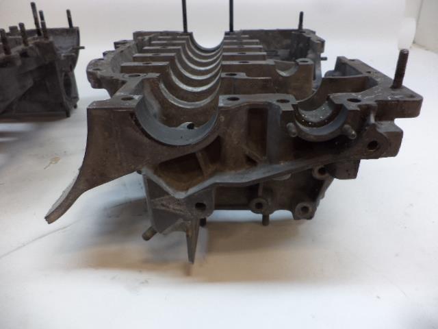 USED PORSCHE 911 ENGINE CASE 901 101 102 7R FITS 1971 6462188 R21/R20