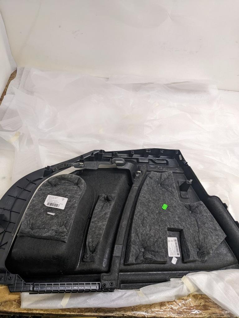 PORSCHE 95B863880RZG1 INTERIOR QUARTER PANEL TRIM LOWER LEFT MACAN NEW PGB2