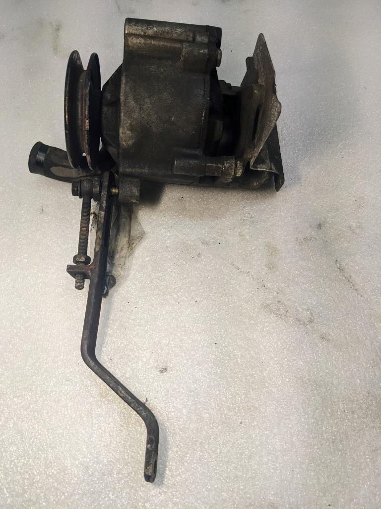 PORSCHE 928 SECONDARY AUXILIARY PUMP 92811310906/92811301700 USED R20