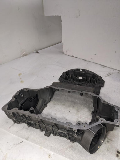 PORSCHE MACAN OIL-CONDUCTING HOUSING 94610705131 USED/GENUINE R25