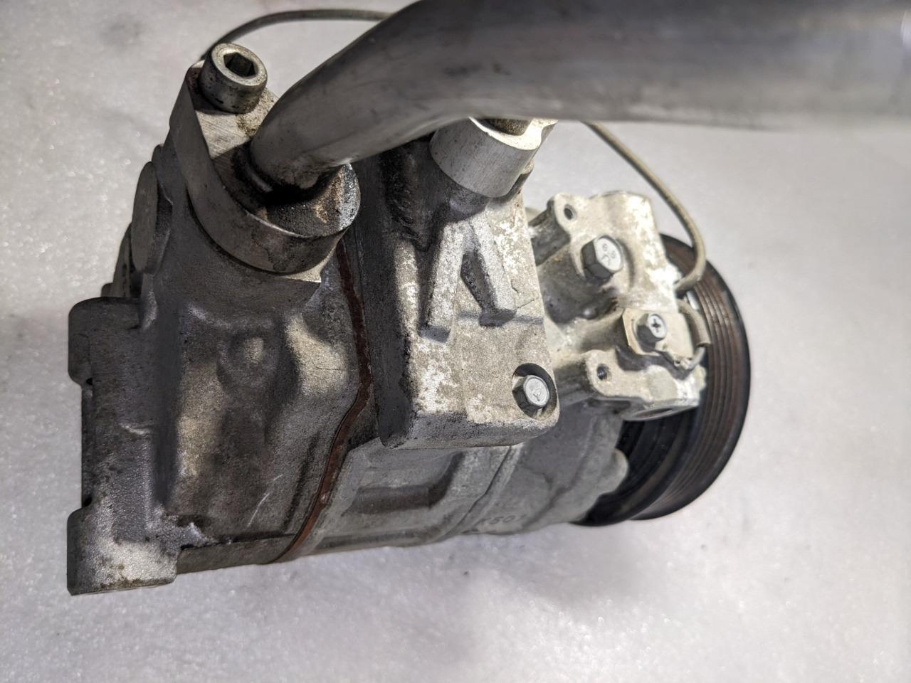 PORSCHE 911 996 BOXSTER DENSO A/C COMPRESSOR W/PIPE 99612601152 USED 996B.G.L.