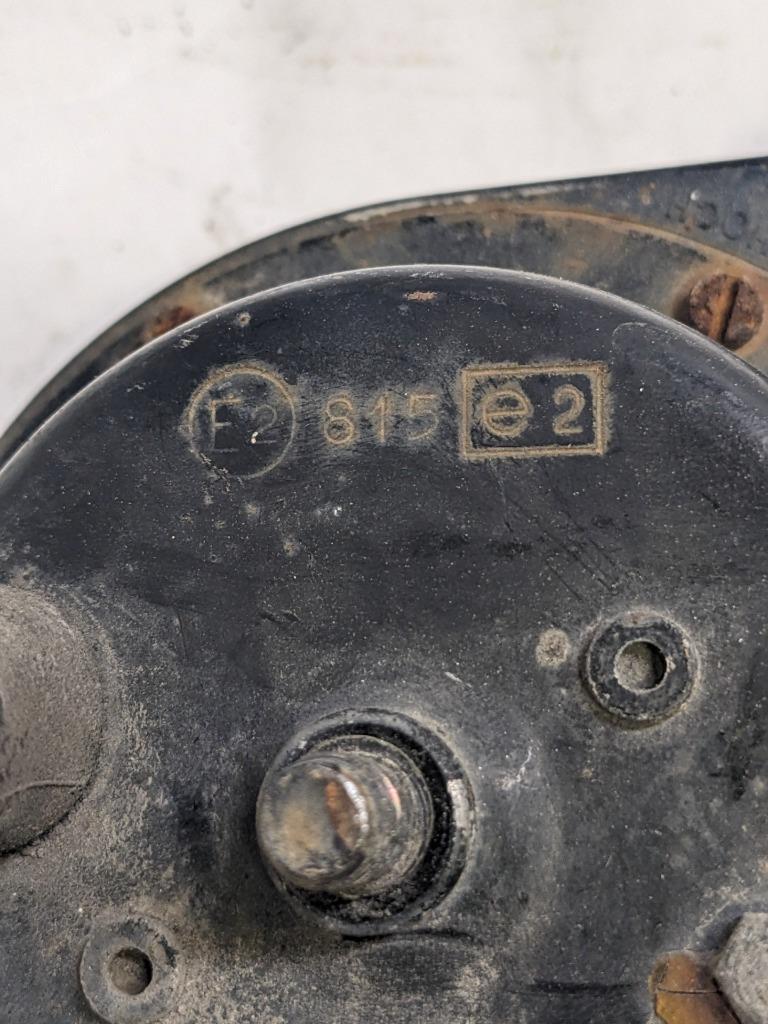 PORSCHE 84-91 944 LOW PITCH TONE ELECTRIC HORN SIREN MIXO TR129 #6 USED R21T2