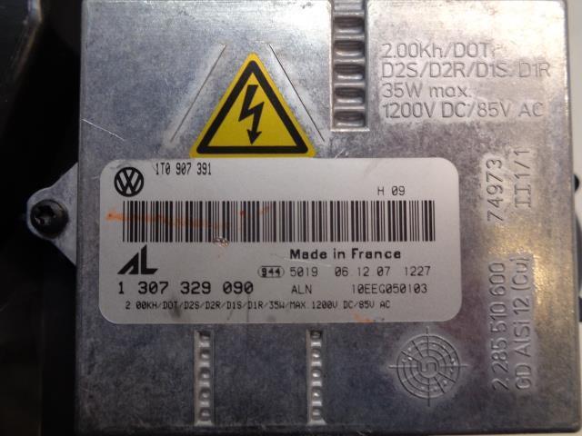 VW GOLF GTI/R32 MK5 XENON HEADLIGHT RIGHT NEW GENUINE FOR PARTS 0302497272 SR