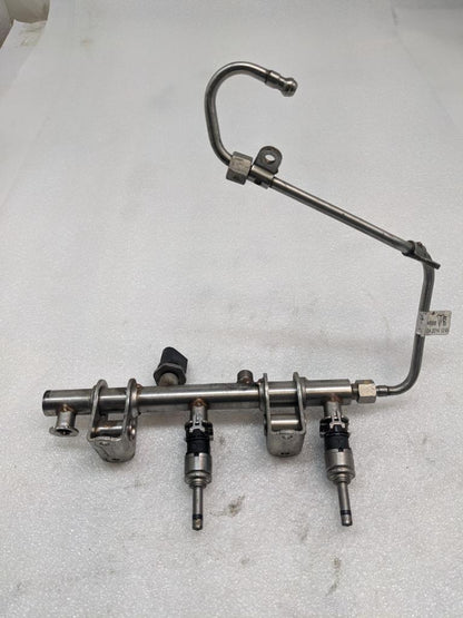 2014-18 PORSCHE MACAN PANAMERA LEFT FUEL RAIL W/INJECTORS 94611011800 USED R23