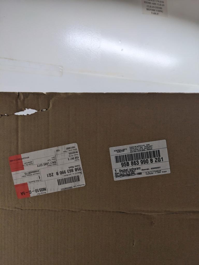 PORSCHE 95B863990B INT QUARTER PANEL TRIM ACCESS COVER  MACAN 2019-2023 NEW PGB2