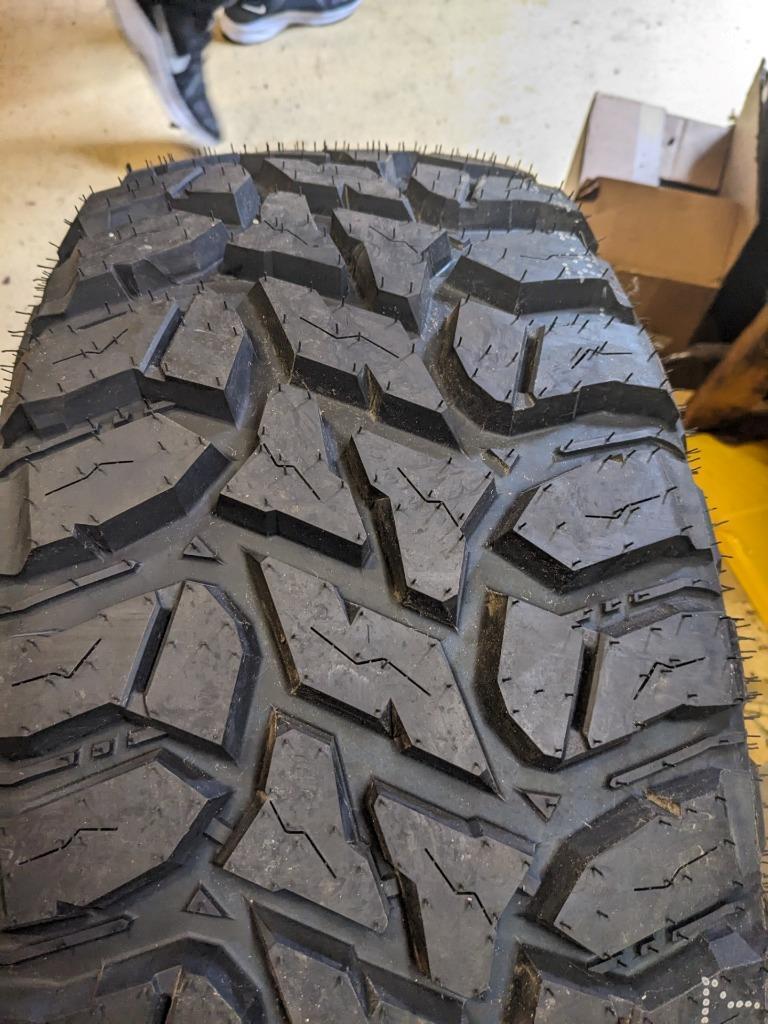 LANCASTER LS-67 MT BSW LT 35 12.5 18 123Q LRE 10PLY TIRE LK5B9MA CQ2