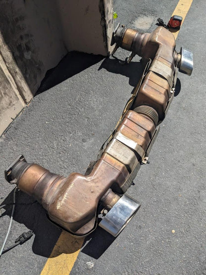 PORSCHE 99611102773 MUFFLER EXHAUST ASSEMBLY FOR 01-05 PORSCHE 911 996 USED B2