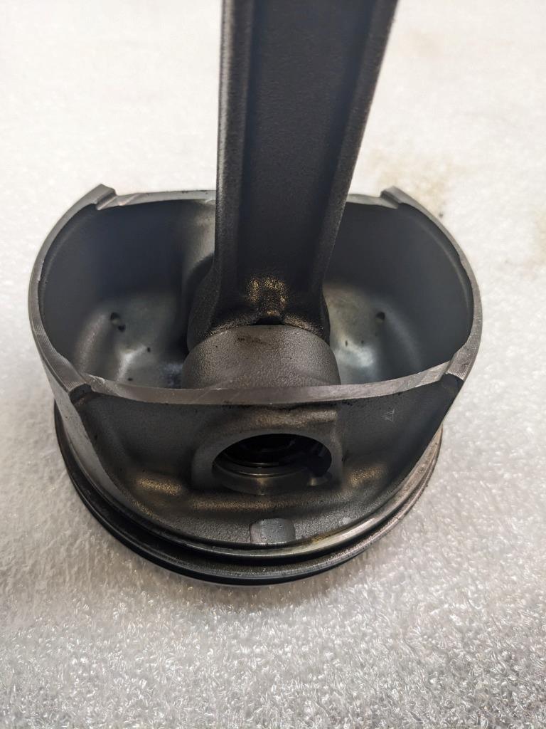 PORSCHE 986 BOXSTER 2.7L PISTON W/CONNECTING ROD #1 9961031028R USED 996GL2T1