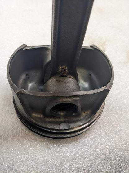 PORSCHE 986 BOXSTER 2.7L PISTON W/CONNECTING ROD #1 9961031028R USED 996GL2T1