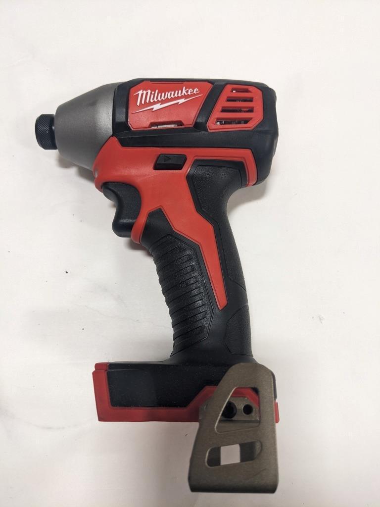 MILWAUKEE M18 CORDLESS LITHIUM-ION 1/4" HEX IMPACT DRIVER 2656-20 BSR35