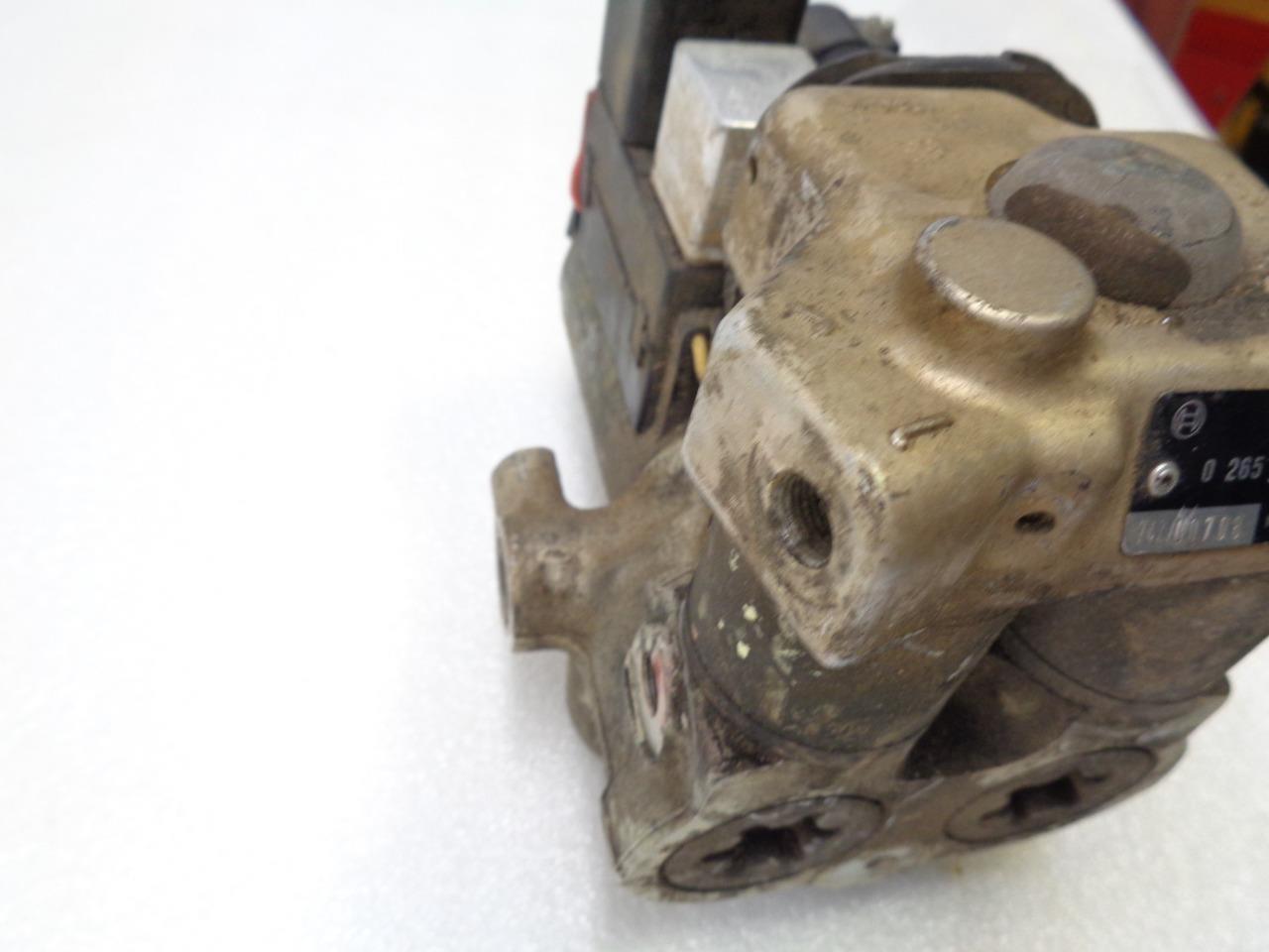 USED BOSCH ABS PUMP 0 265 200 009 FITS PORSCHE 928 S4 GT GTS R14