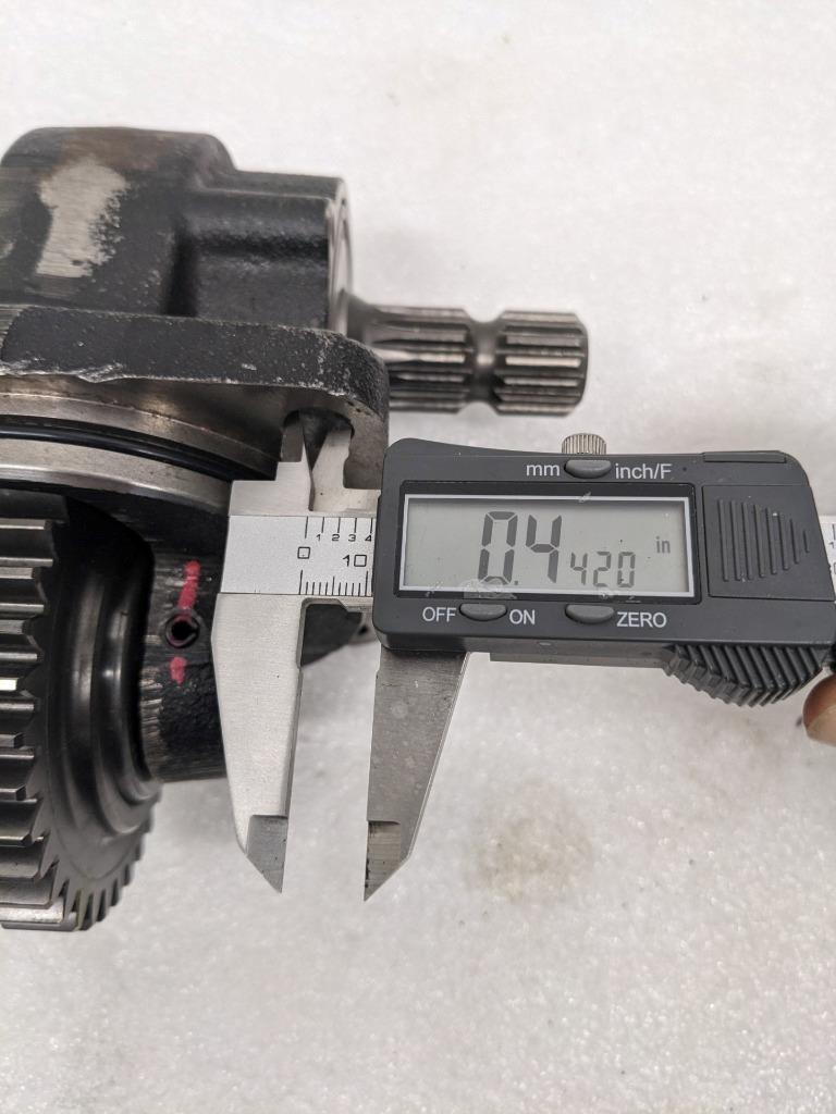 UNBRANDED SMALL PTO UNIT FOR TRACTOR 37 GEAR 2" SHAFT 15 SPLINE 4X3.8" NEW R11TA