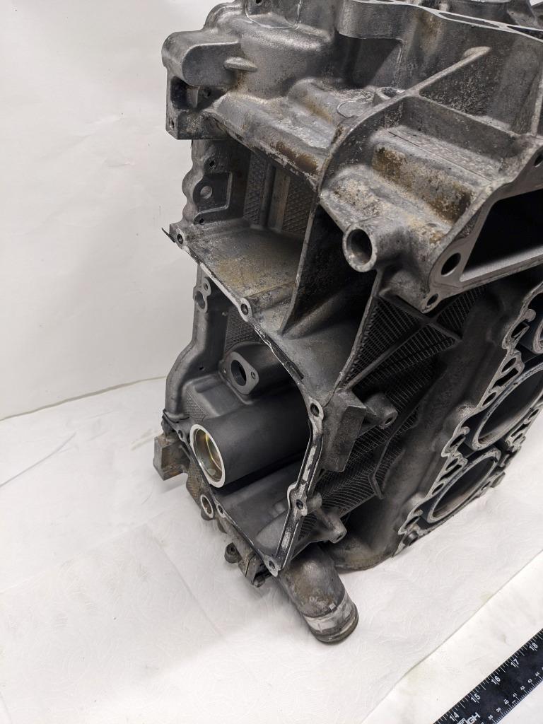 PORSCHE RIGHT/LEFT BARE ENGINE CASE FOR 97-04 BOXSTER 2.7L USED 996BGL2