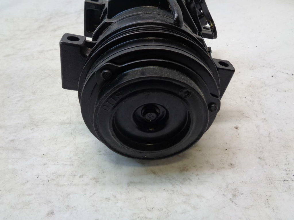 REMANUFACTURED NAPA 524450 AC COMPRESSOR 2002 CADILLAC ESCALADE 5.3L R1