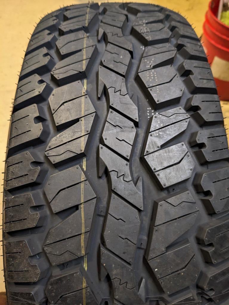2 ARMSTRONG TRU-TRAC AT P 2 70 15 116T SL TIRES 1200056566 CQ3