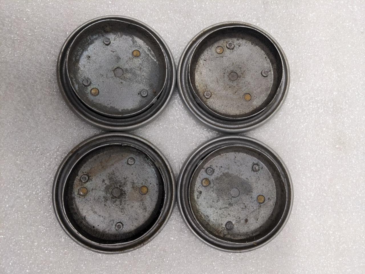 PORSCHE 92836103211 SET OF CENTER CAPS FOR PORSCHE 928 GTS USED #1 R24T1