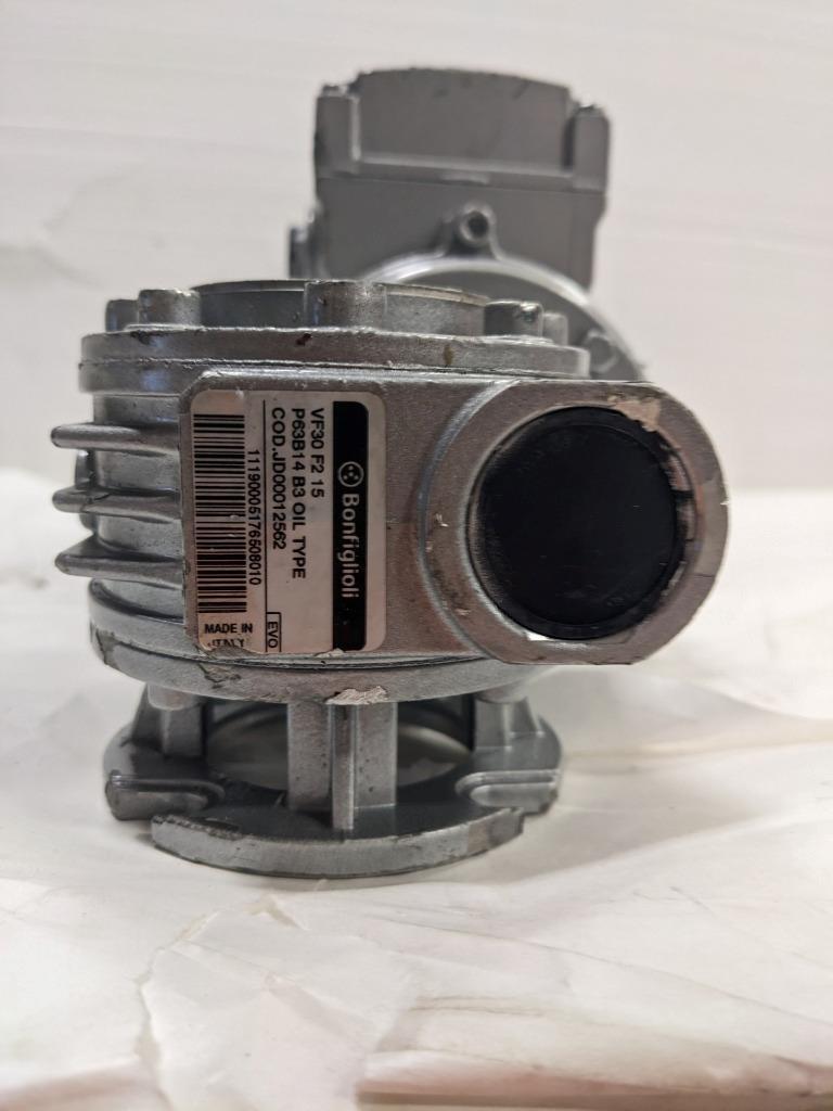 Bonfiglioli P63B14 B3 OIL TYPE JD00012562 with Motor 830520156 NEW BSIG1