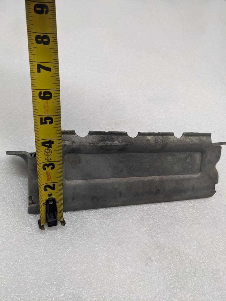 PORSCHE MACAN 15-18 HEAT PROTECTION 95B121557A USED R21