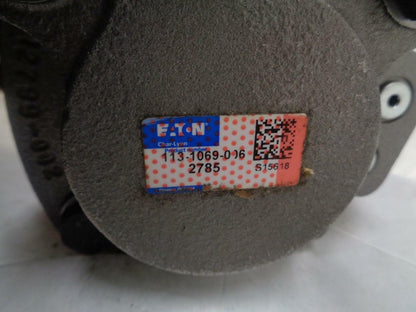 Eaton Char-Lynn Hydraulic Motor 2000 PSI 982.7 cm³ Displacement 113-1069-006 J1