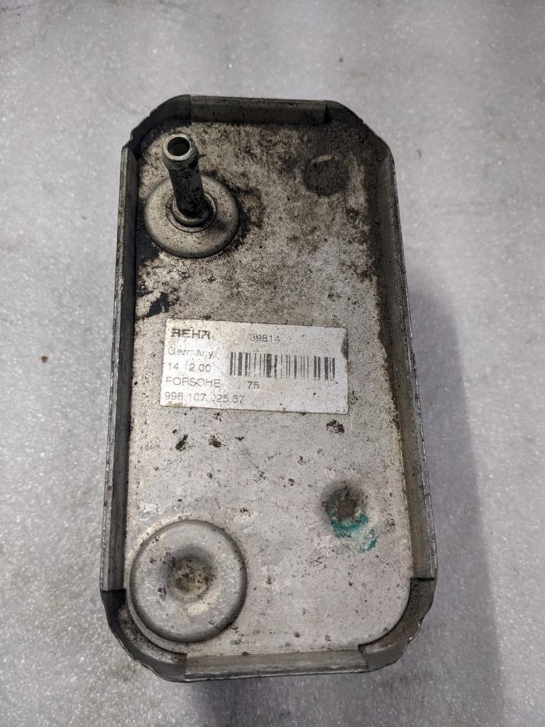 PORSCHE 911 OIL COOLER/RESERVIOR 99610702557 USED 996B.G.L.