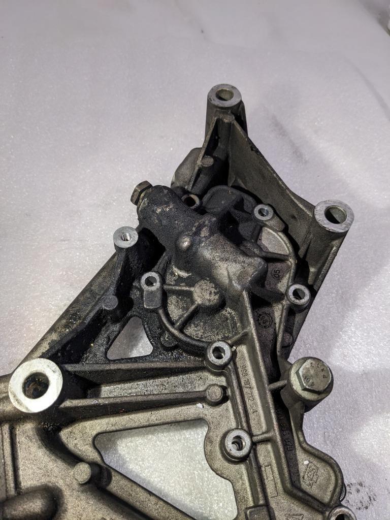 PORSCHE 911 996 ENGINE OIL PUMP HOUSING OEM 99610701257 USED 996BGL
