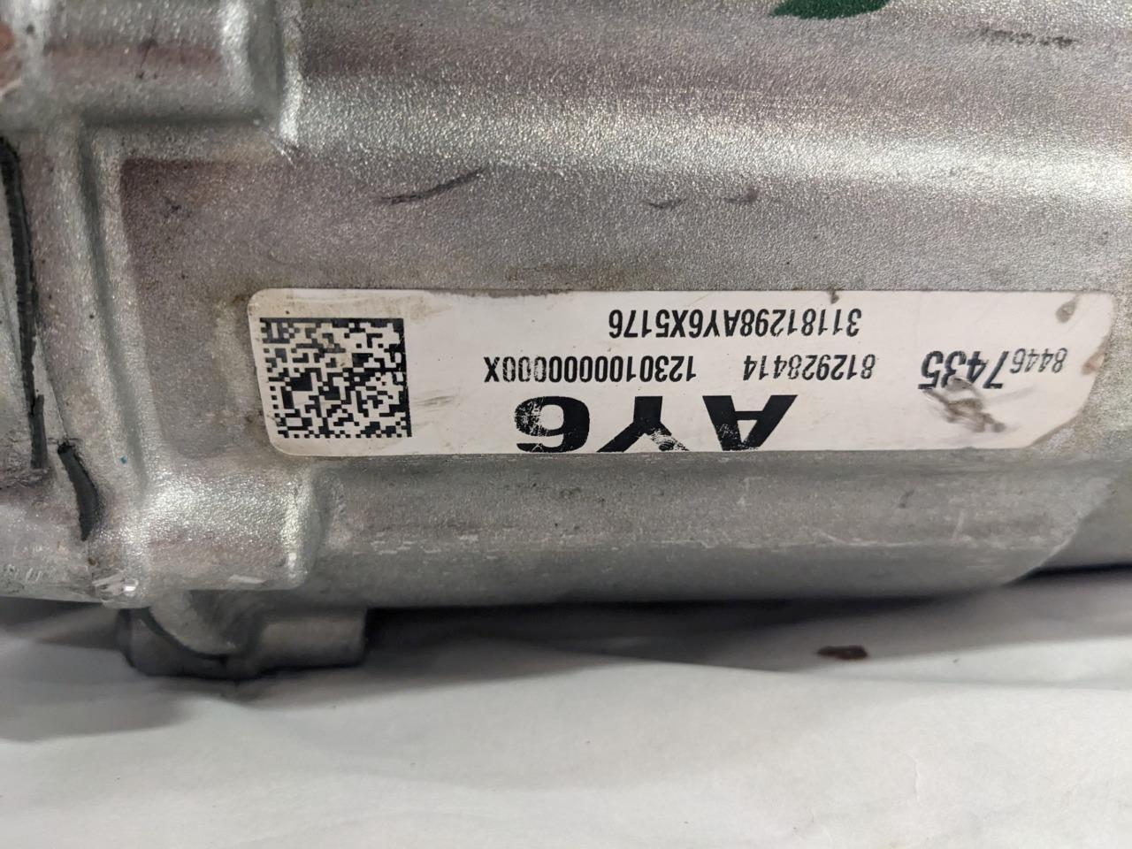 GM Transfer Case 84467435 Chevy Avalanche, Cadillac Escalade NEW DAMAGED BSRG3