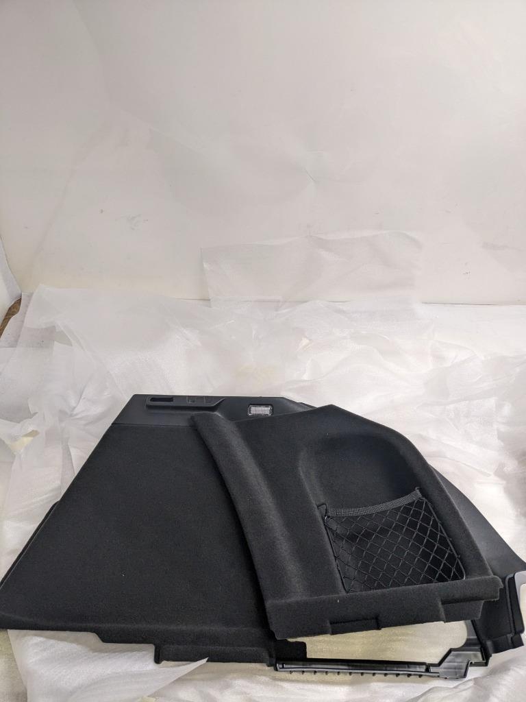 PORSCHE 95B863880RZG1 INTERIOR QUARTER PANEL TRIM LOWER LEFT MACAN NEW PGB2