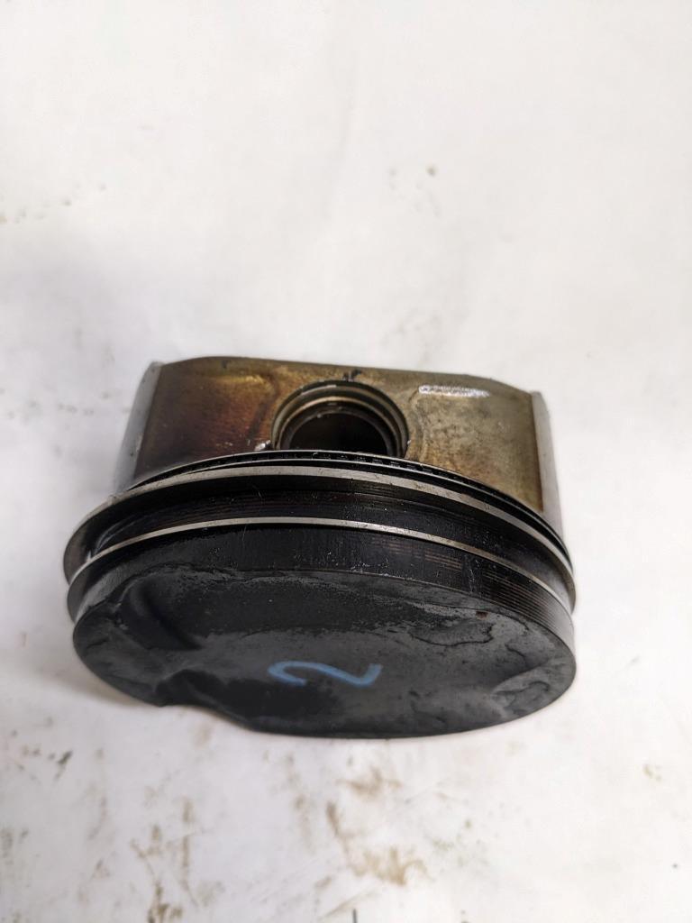 PORSCHE BOXSTER 987 05-08 PISTON CYLINDER (2) 09309481 USED 996G.LT3