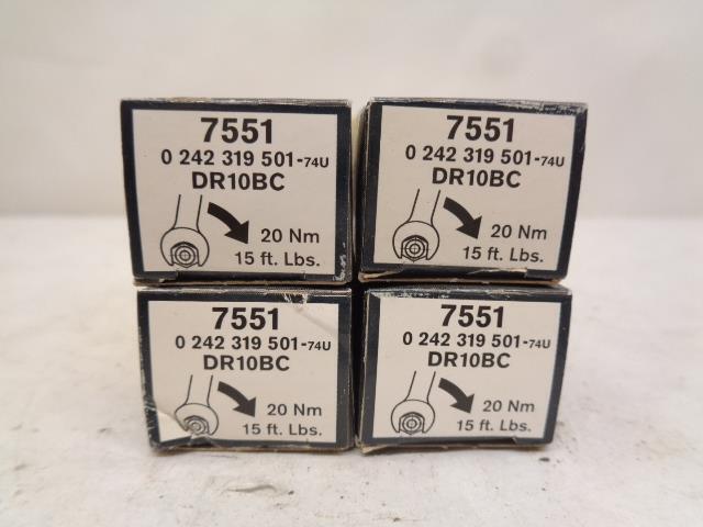 BRAND NEW BOSCH DODGE SUPER SPARK PLUG 4-PACK 7551 R13T3