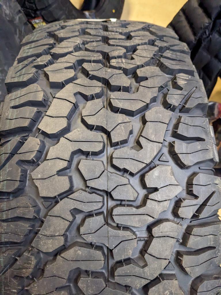 BFGOODRICH ALL TERRIAN T/A KO2 BSW LT 315 70 17 113/110S LRC 6PLY TIRE 08884 CQ1
