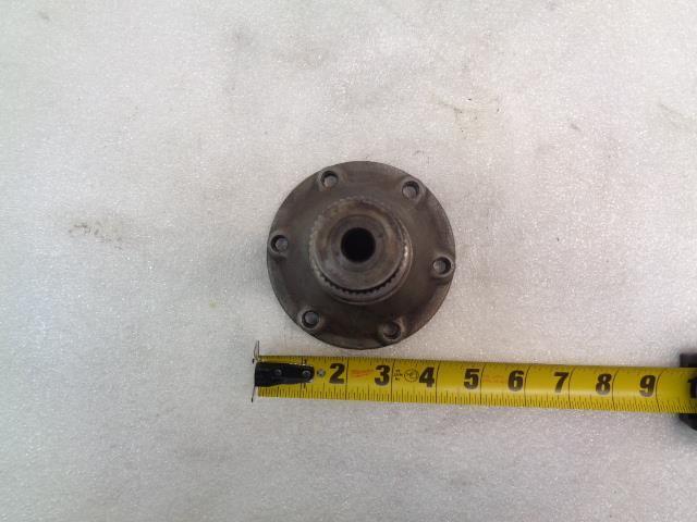PORSCHE STUB AXLE FLANGE FOR PORSCHE 928 USED R20
