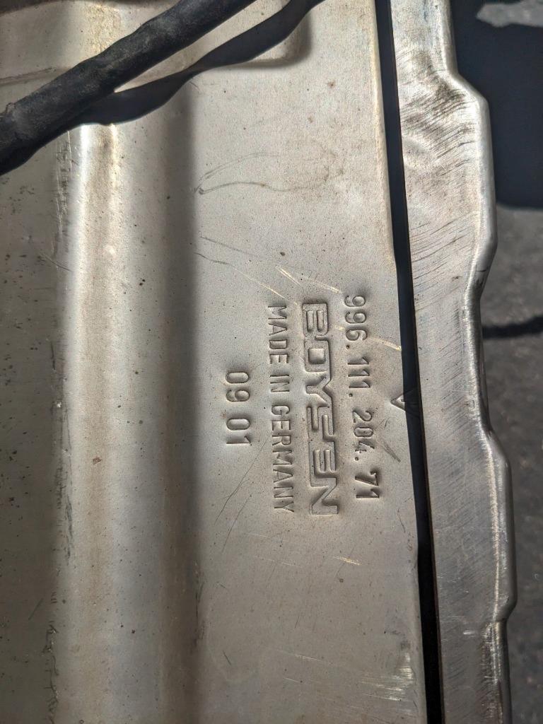 PORSCHE 99611102773 MUFFLER EXHAUST ASSEMBLY FOR 01-05 PORSCHE 911 996 USED B2