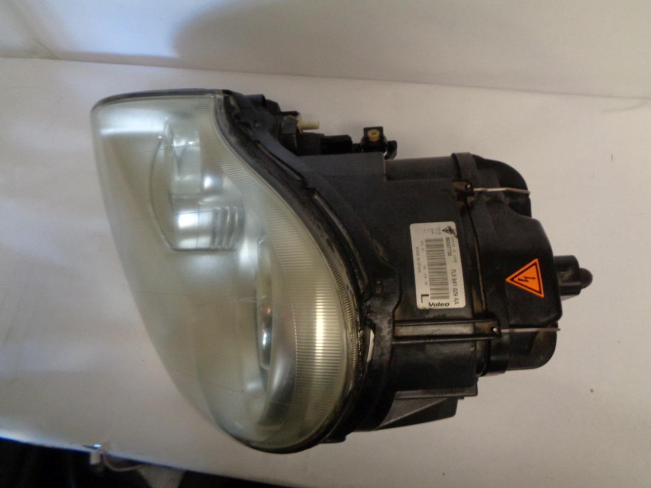 PORSCHE CAYENNE LEFT HID HEADLIGHT 7L5 941 029 AA WITH MOUNTING BRACKET USED R31