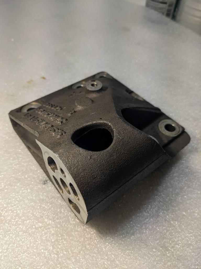 PORSCHE CAYENNE ENGINE HOLDER RIGHT 9481152012R USED R25