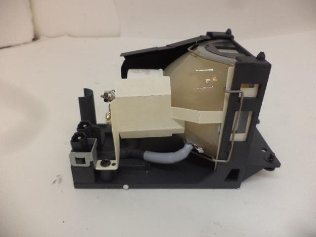 1 NEW GENUINE HITACHI PROJECTOR LAMP W/ HOUSING DT00471 FOR CP-S420 R28