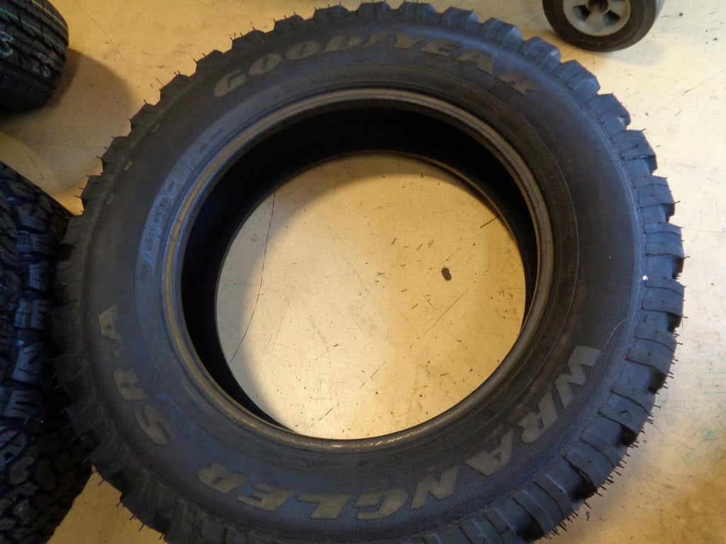 TIRE RECAPPERS BACKWOODS AT P 275 60 20 114S SL TIRE TR2756020 BQ4