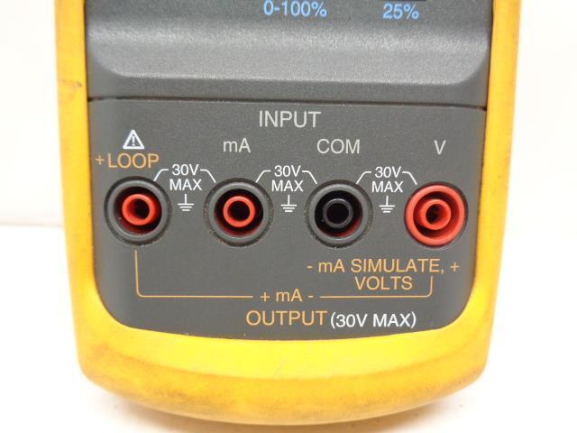 FLUKE 715 VOLT/mA CURRENT AND VOLTAGE CALIBRATOR FLUKE-715 R30