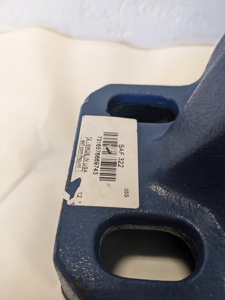 NEW SKF SAF 322 PILLOW BLOCK HOUSING CAST IRON 4 BOLT BASE SPLIT BLOCK BSRG4