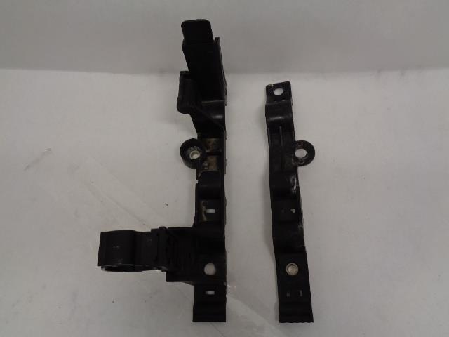 USED PORSCHE CAYENNE WATER TUBE MOUNTING UPPER/LOWER PIECES 948 106 059 03 R25T2