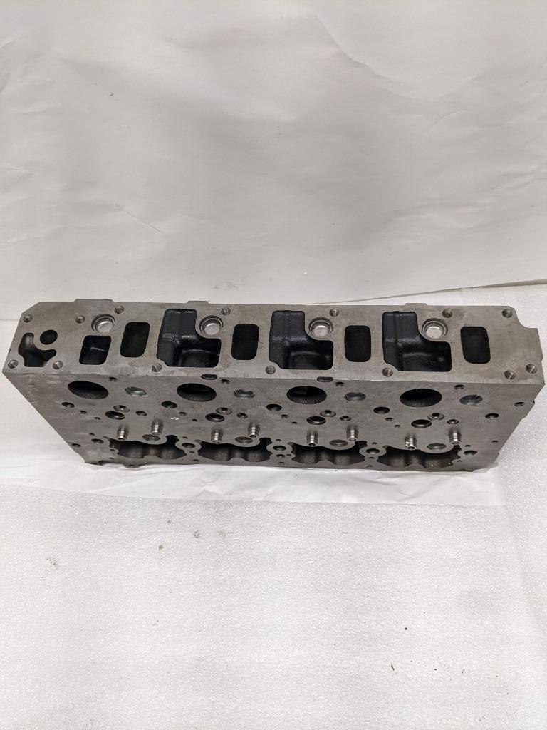 NEW HOLLAND CYLINDER HEAD FITS IVECO ENGINE(S) FC5CE5454 504389002 USED I2