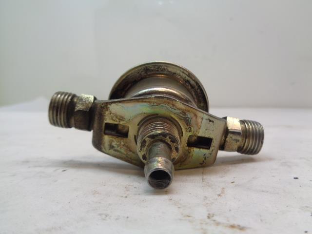 BOSCH FUEL PRESSURE REGULATOR FOR PORSCHE 911&928 0 280 160 215 USED R21/24